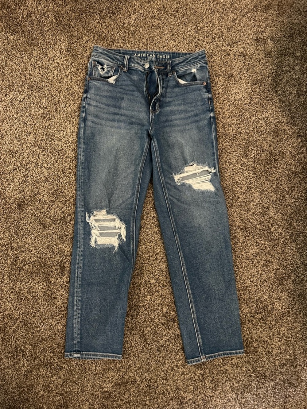 American Eagle stretchy straight leg mom jean